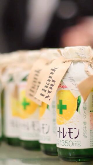 【感謝の気持ちをギフトに添えて】

先輩花嫁さまたちが選ばれた、とっておきのプチギフトをご紹介。
ゲストに手渡す瞬間には、感謝と笑顔があふれます。
お二人らしい“ありがとう”のカタチを探してみませんか？
＿＿＿＿＿＿＿＿＿＿＿＿＿＿＿＿＿＿＿＿
＼新潟県内最大級！／

上越市の結婚式場【ザ・グランスイート】
・県内最大級チャペル 地上49mの大聖堂
・リゾート感溢れるパーティ会場
・まるで海外のような特別な空間

[アクセス]
住所：新潟県上越市大道福田554番地
お電話：0120-20-6111（10:00～19:00）
定休日：火曜日

▼見学のご予約はプロフィールURLから✨
@the_gran_suite
＿＿＿＿＿＿＿＿＿＿＿＿＿＿＿＿＿＿＿＿
@minnano_wedding
#結婚式場探し
#大聖堂
#結婚式選び
#チャペルウェディング
#新潟結婚式場
#大聖堂チャペル
#ザグランスイート
#プチギフトにおすすめ 
#演出アイテム 
#ウエディングアイデア