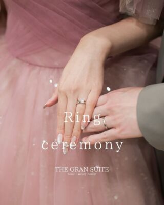 .
.
.
おふたりの大切なマリッジリング
交換の前にちょっとしたイベントを取り入れることで、より思い出に残るひとときに✨

リングを使った演出をご紹介します
ぜひご参考にしてみてください.
.
＿＿＿＿＿＿＿＿＿＿＿＿＿＿＿＿＿＿＿＿
＼新潟県内最大級！／

上越市の結婚式場【ザ・グランスイート】
・県内最大級チャペル 地上49mの大聖堂
・リゾート感溢れるパーティ会場
・まるで海外のような特別な空間

[アクセス]
住所：新潟県上越市大道福田554番地
お電話：0120-20-6111（10:00～19:00）
定休日：火曜日

▼見学のご予約はプロフィールURLから✨
@the_gran_suite
＿＿＿＿＿＿＿＿＿＿＿＿＿＿＿＿＿＿＿＿
@minnano_wedding
#結婚式場探し
#大聖堂
#結婚式選び
#チャペルウェディング
#新潟結婚式場